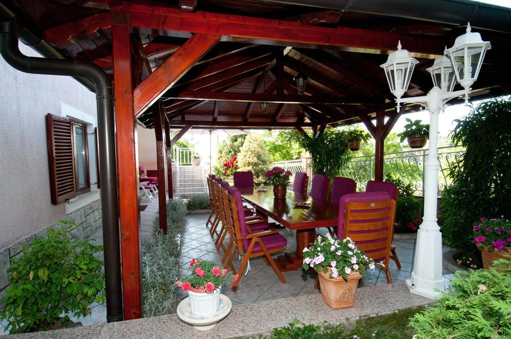 Bed & Breakfast Villa Klara Ičići Екстериор снимка